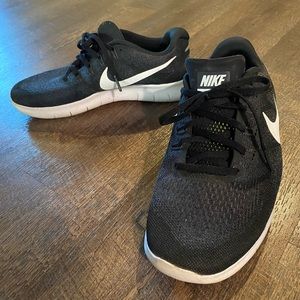 Women’s 9.5 Free Run Nike